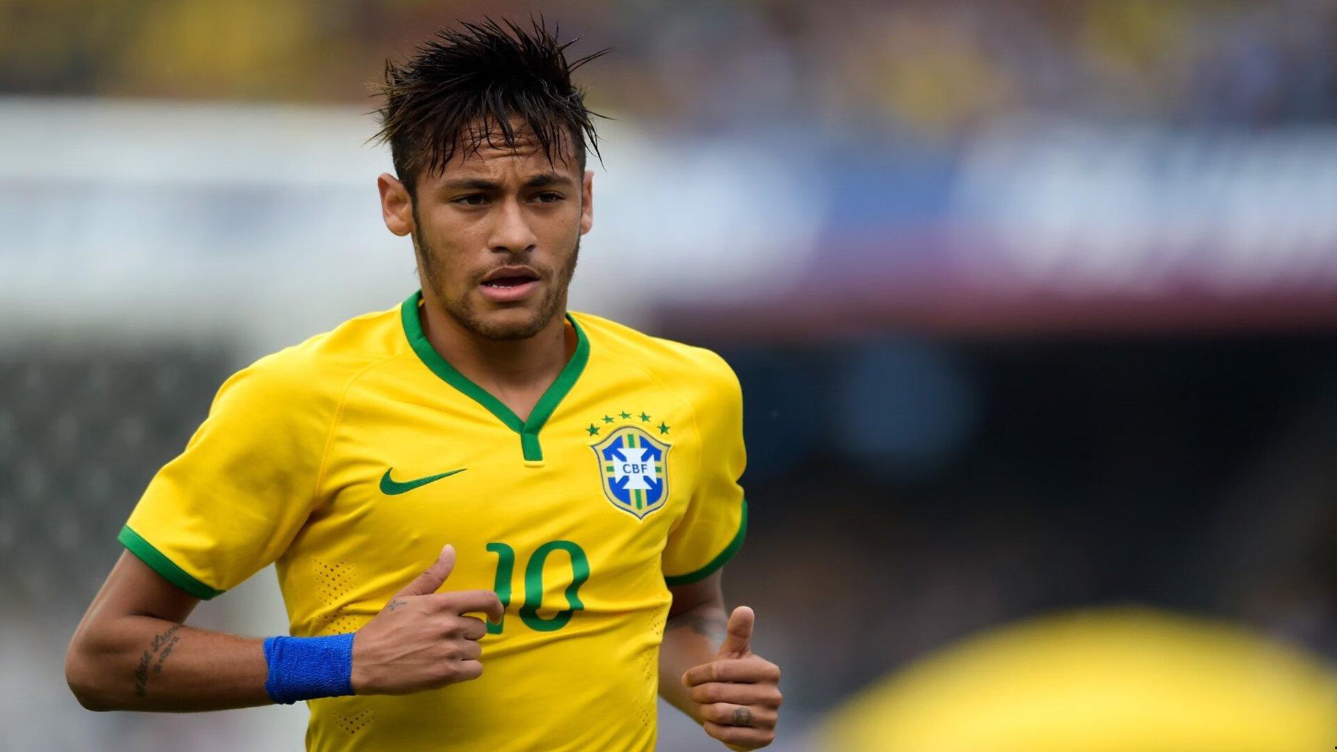 鲁媒，韩鹏昨日开启泰山队首训，新外籍助教场边观察训练