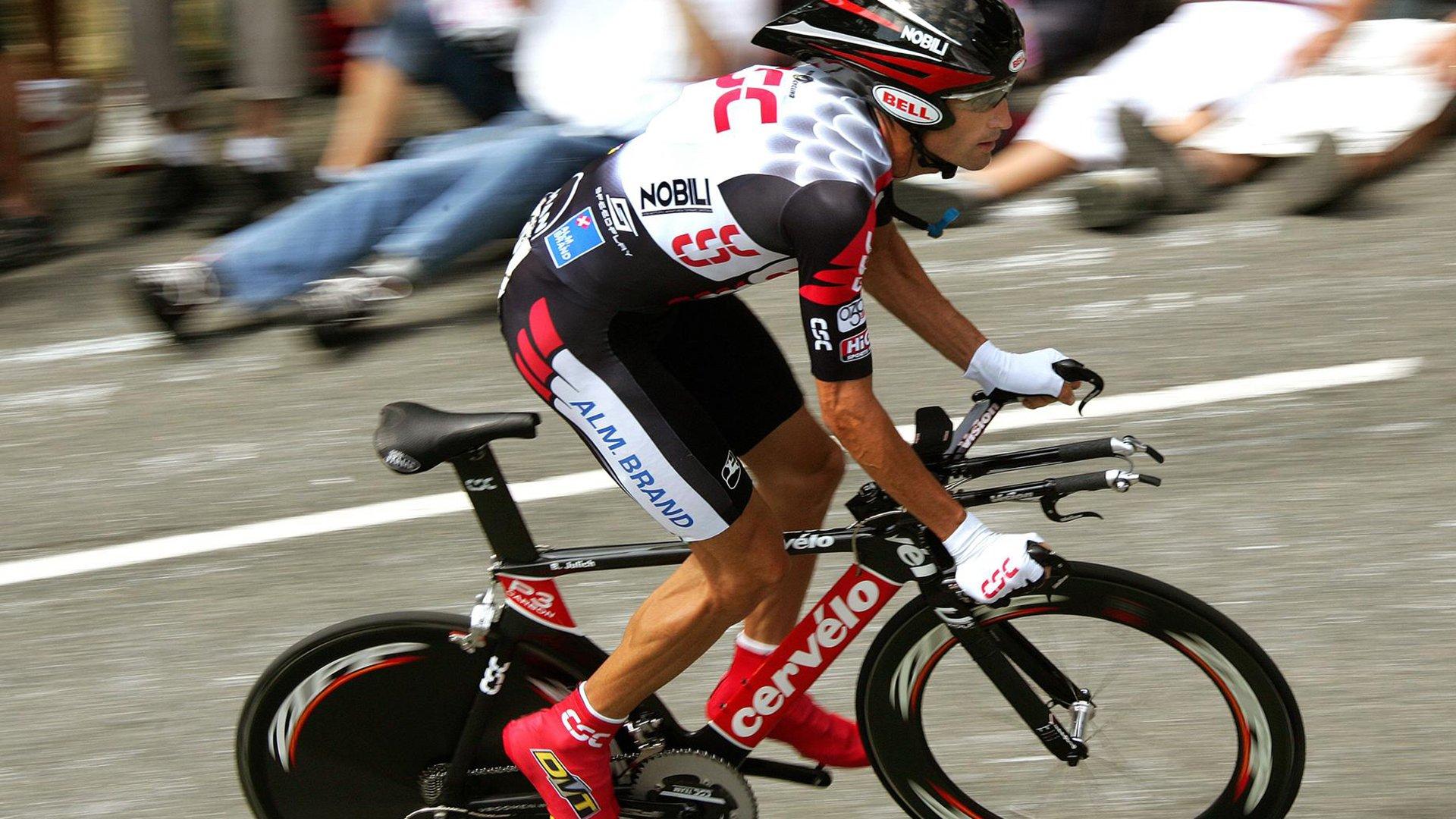 篮球传奇的荣耀时刻，安东尼选择韦德与艾弗森作为名人堂引荐人